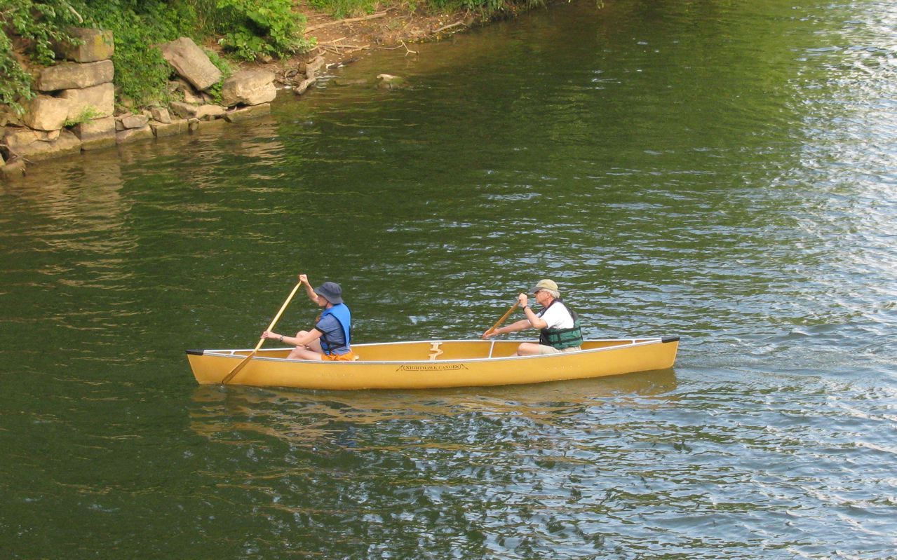 Cygnus 16 canoe